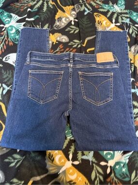 Calvin Klein Dark Wash Raw Hem Ankle Skinny Jeans Women’s Size 8